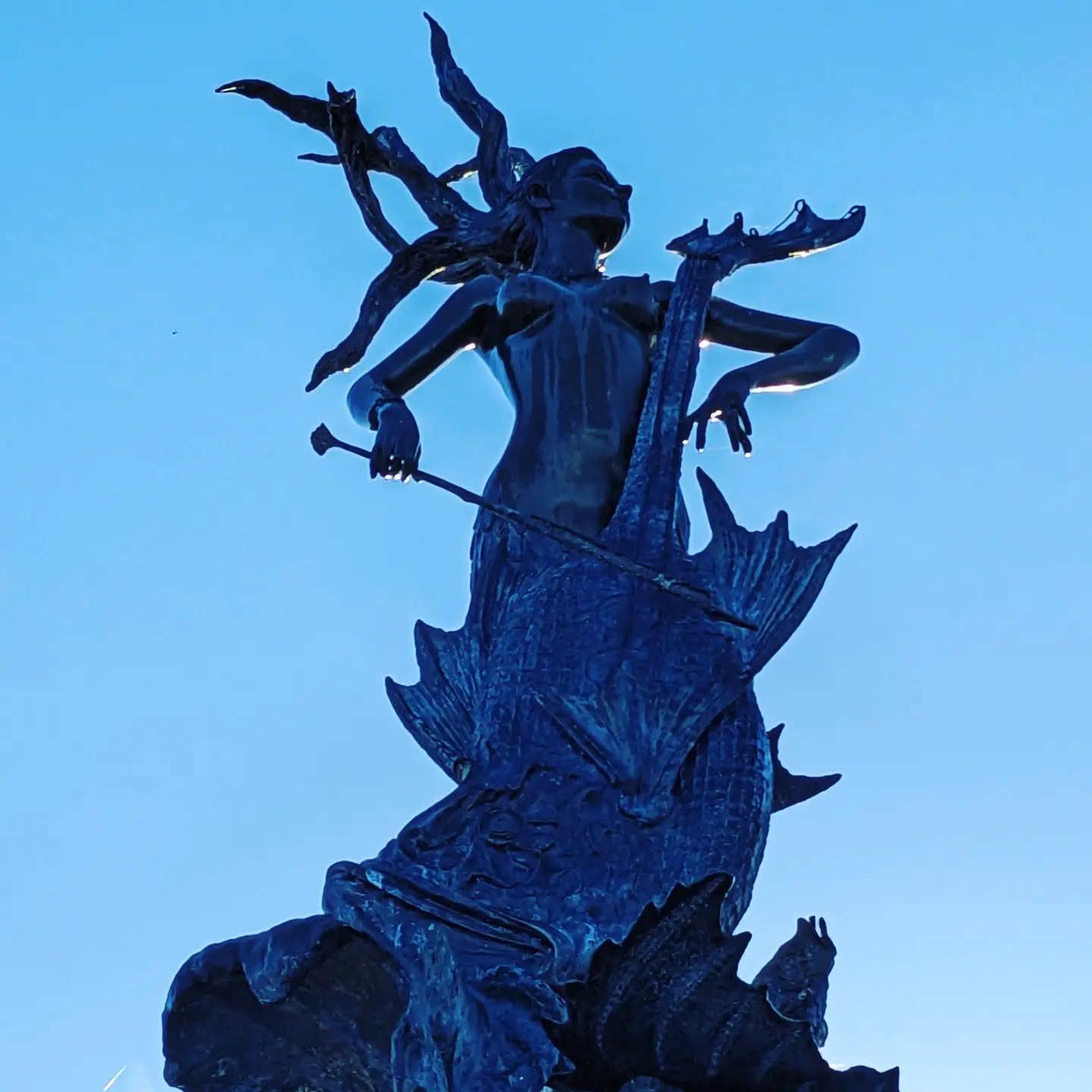 美笑日記11.20：誕生日の人魚たち